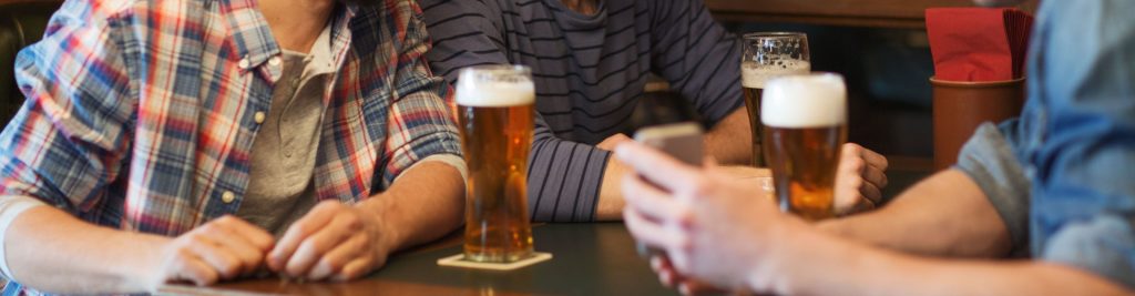 Premulon anti-kater pil verpakking met informatie over effect van alcohol bij oudere mensen