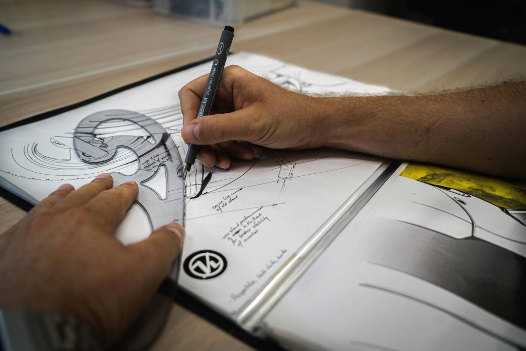 CAD-tekenbureau specialisten werken aan digitale 2D en 3D tekeningen voor productinnovatie